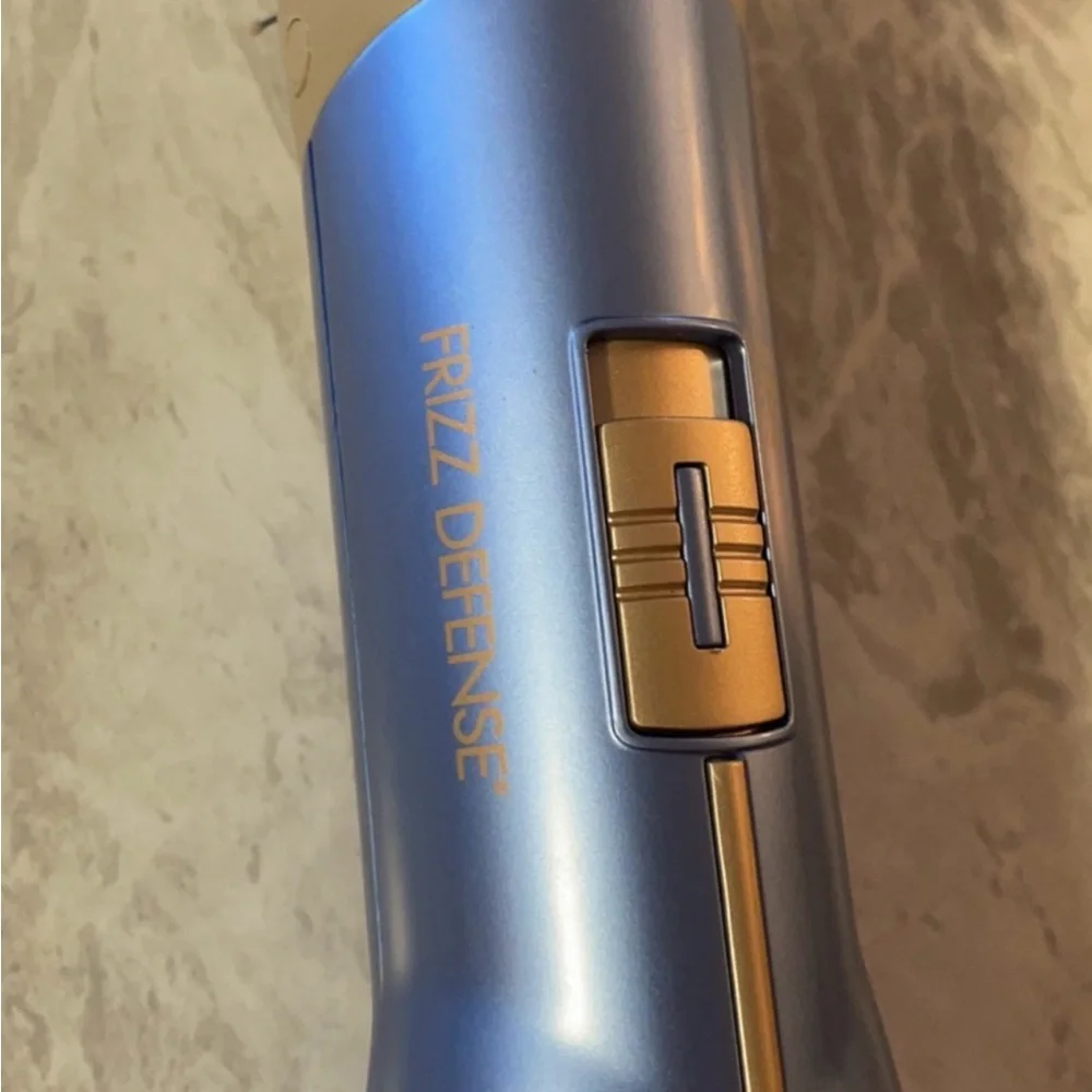 Conair Frizz Defense‎ Hot Air Brush 1.5”